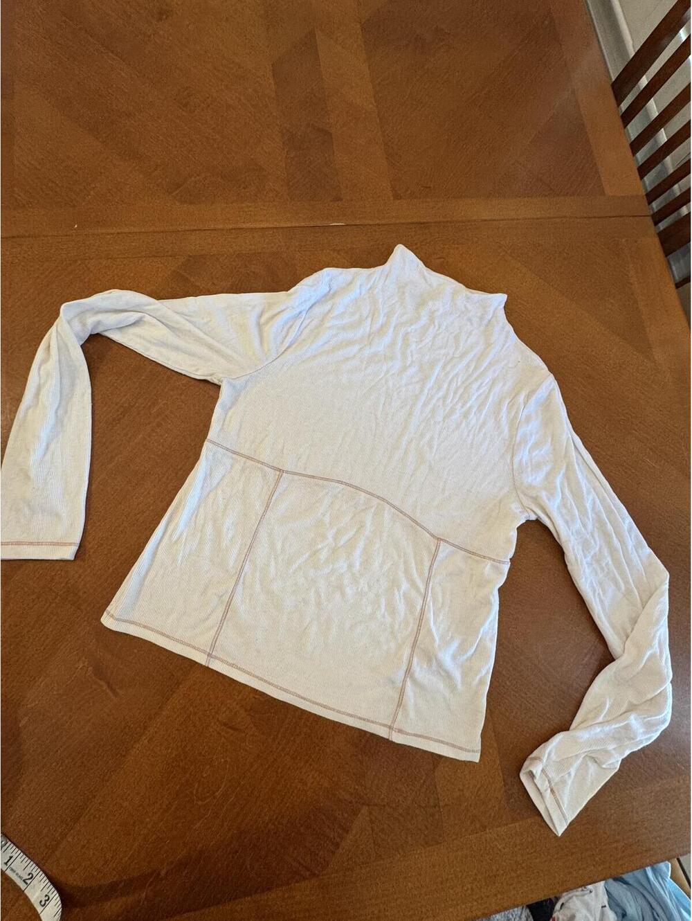 Long Sleeve White Ribbed Knit Top with Contrast Stitching Old Navy Active L
